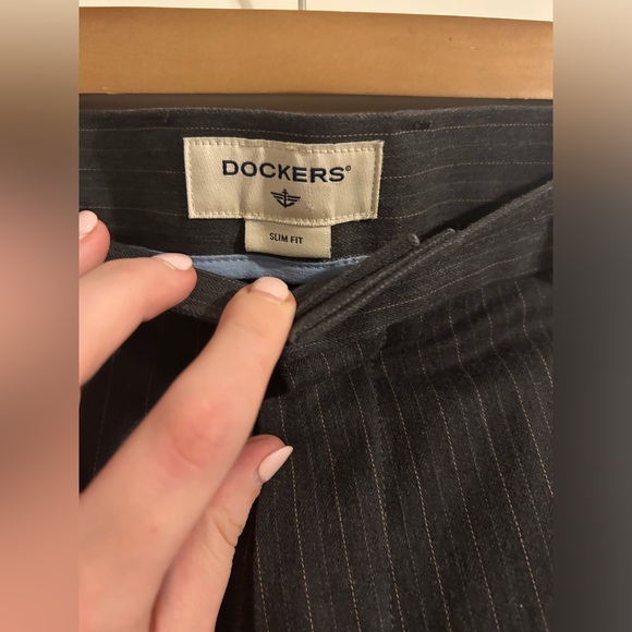 Men’s 36x32 Dockers Gray Striped Dress Pants Work Pants - Picture 3 of 5